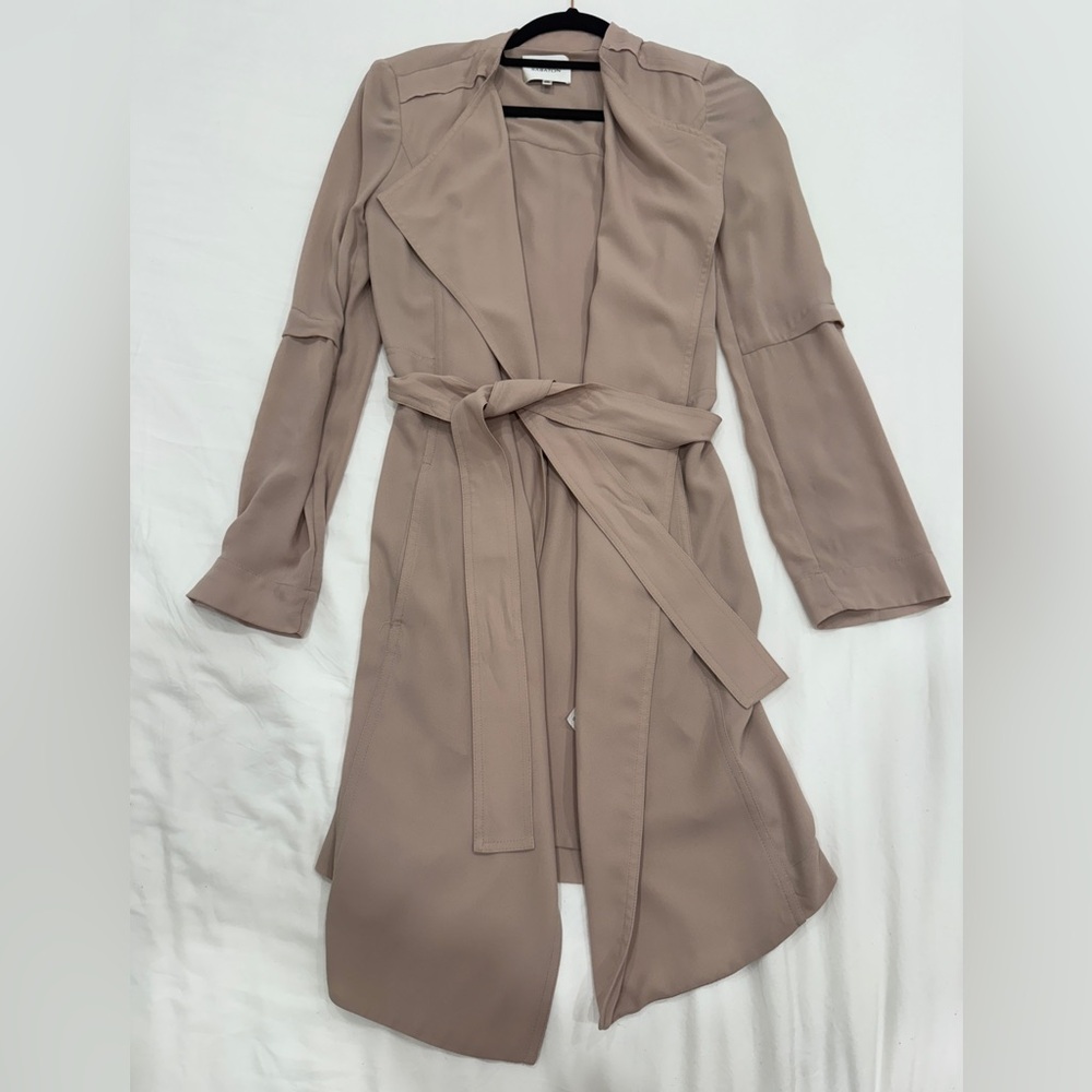 Aritzia Babaton Quincy Beige Jacket/Flowy Trench